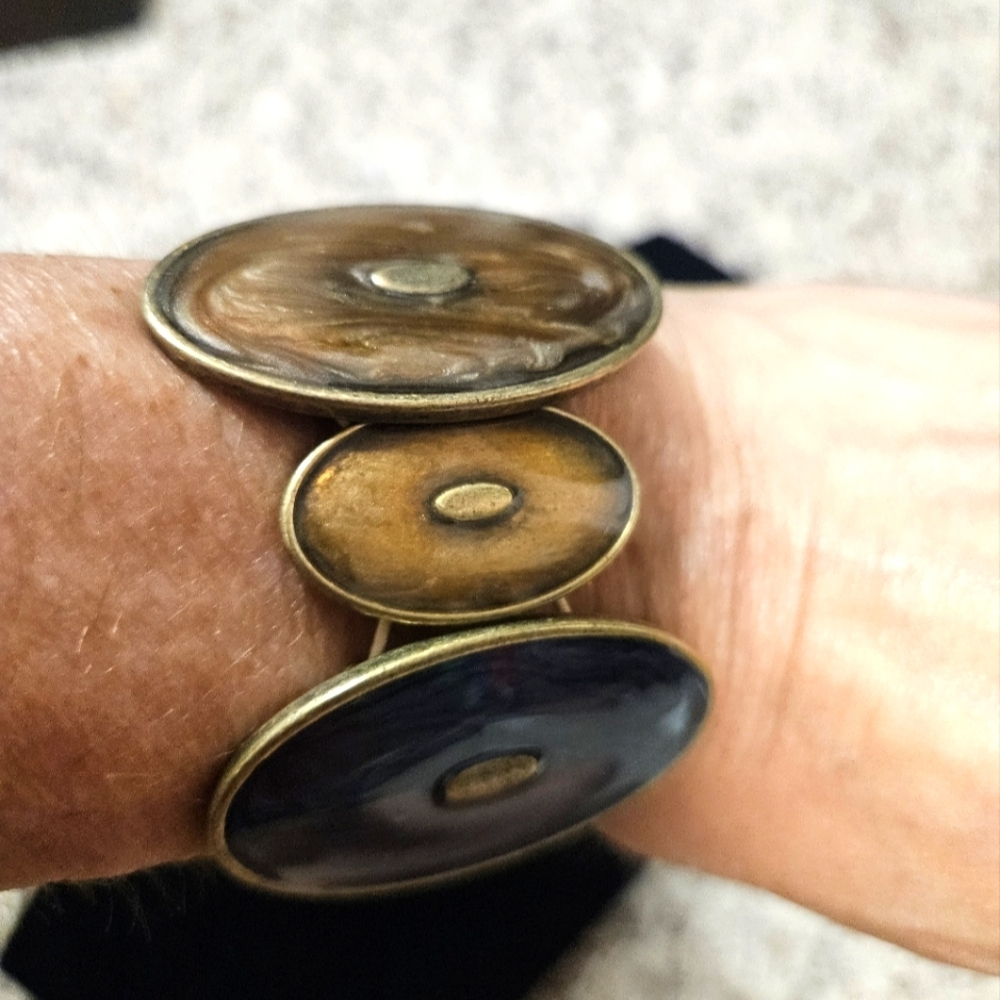Elegant Multi-Color Bracelet